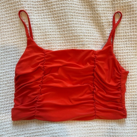 Pretty little thing red ruched tank top women’s size 8 going out crop top - Picture 2 of 8